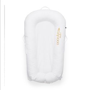 DockATot Deluxe+ in Pristine White